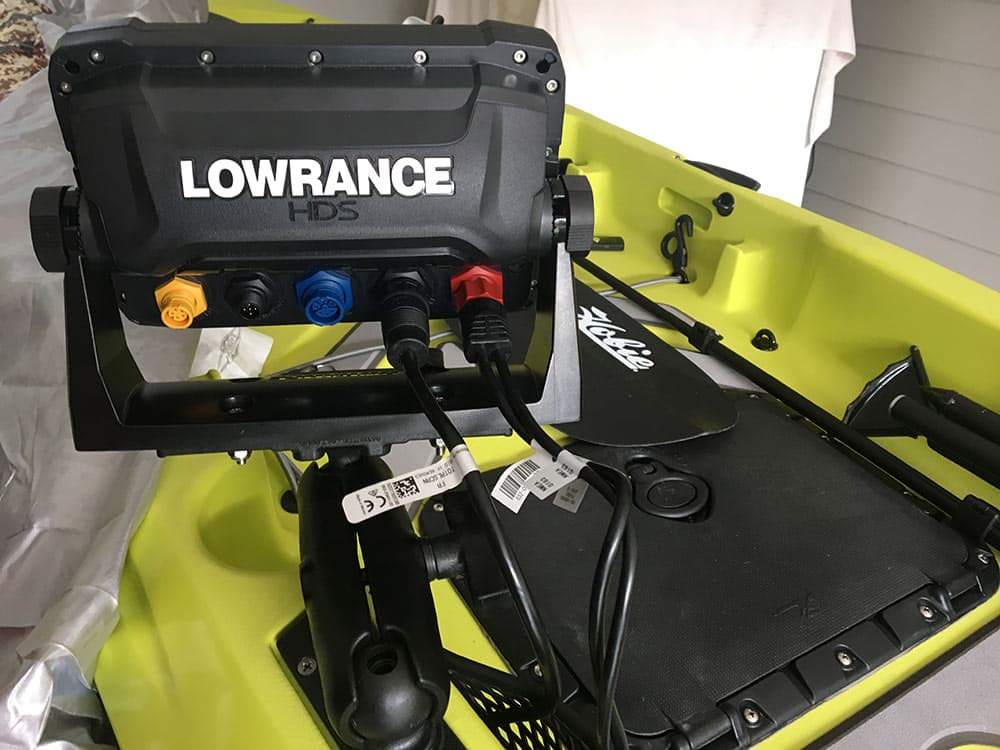 Lowrance HDS Carbon 7 Mounted