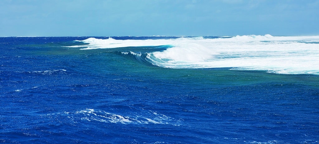 Observed the seas before you tackle an inlet.